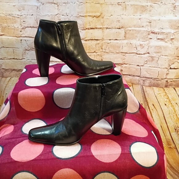 Madeline Black Leather Ankle Boots Size 7M - Picture 1 of 10